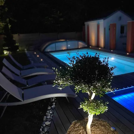 Dom wakacyjny Maison - Avec Piscine Proche Commerce Et Transports En Commun *