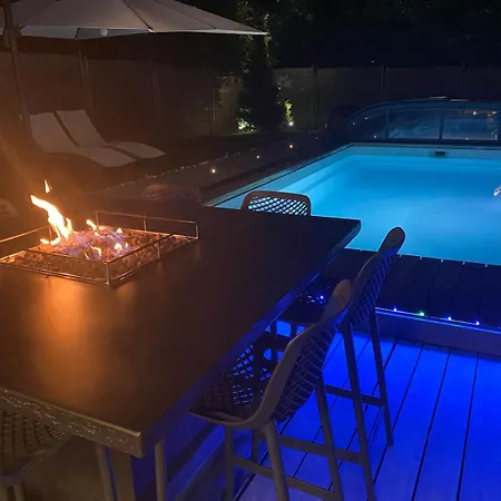 Maison - Avec Piscine Proche Commerce Et Transports En Commun Couëron