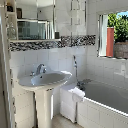 Dom wakacyjny Maison - Avec Piscine Proche Commerce Et Transports En Commun *