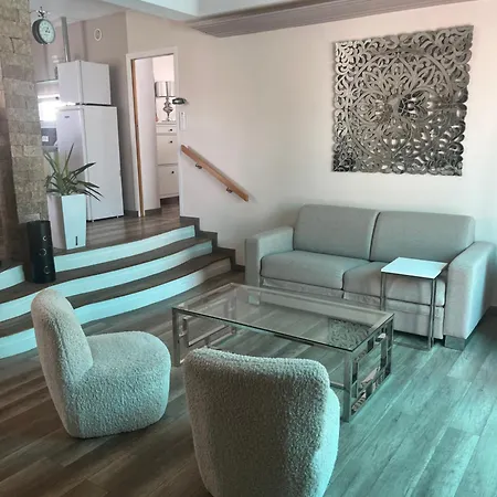 Dom wakacyjny Maison - Avec Piscine Proche Commerce Et Transports En Commun Couëron
